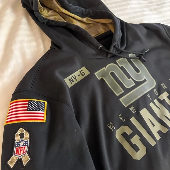 2020 Salute to Service New York Giants Hoodie - Picture 3 of 5